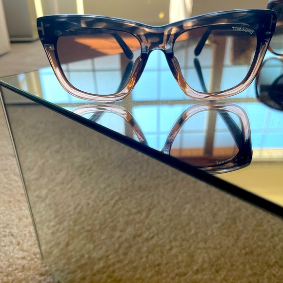 Tom Ford *New* 55 Grey/Peach worn once - Picture 3 of 6